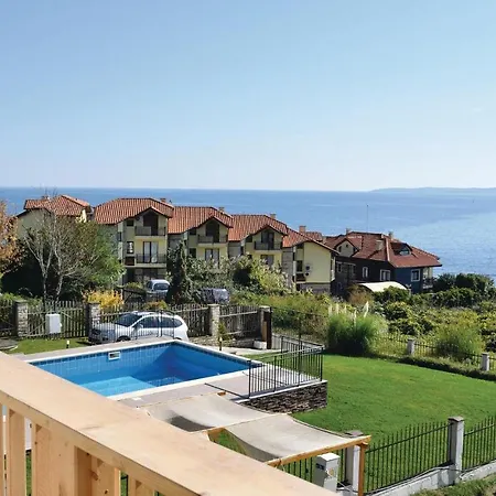 Two-bedroom In Sozopol סינמורץ